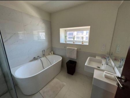 Bathroom - 2 bedroom apartment Cinnamon Life
