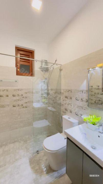 Bathroom - House for sale in Athurugiriya