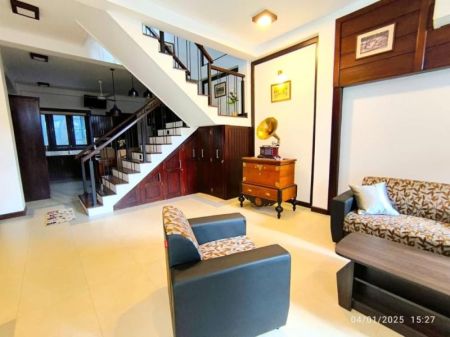 Living Room -  Luxury Fully Furnished House for Rent – Depanama, Araliya Uyana