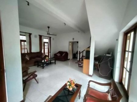 Living Room - 🔥 Road-Facing Two-Story House for Sale in Thalawathugoda