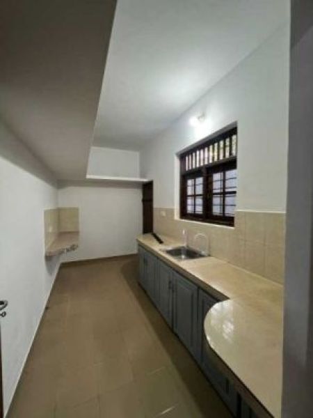 Kitchen - 6 Bedroom house for rent in Colombo 6