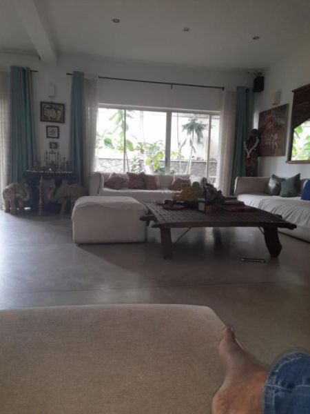Living Room - old livable House for Sale in Colombo 5 