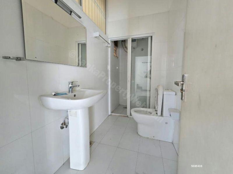 Bathroom - Apartment for sale in Colombo 3