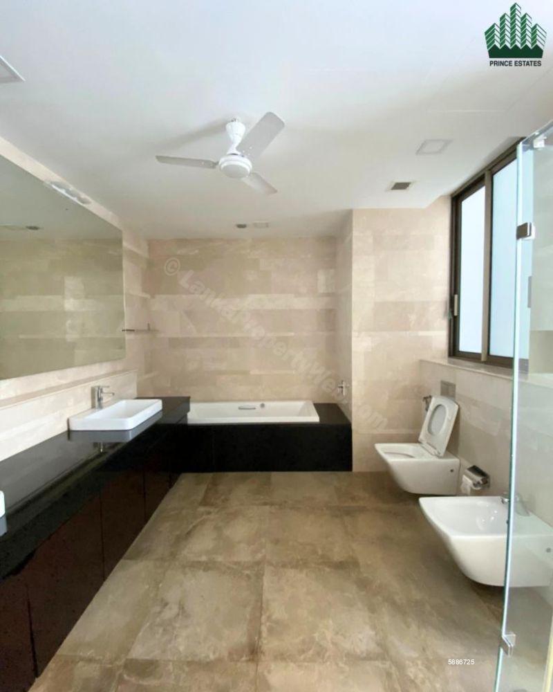 Bathroom - Apartment for rent in Colombo 7