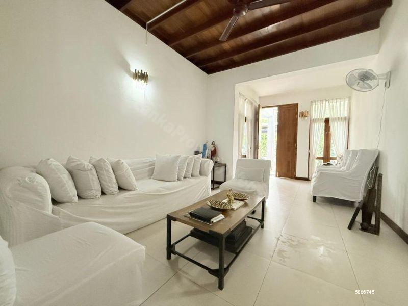 House for sale in Thalawathugoda