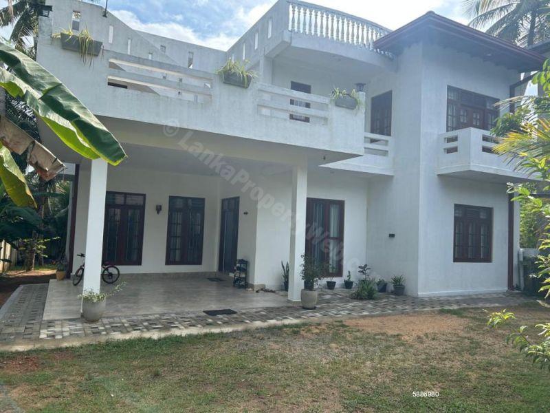 Exterior - House for rent in Galle