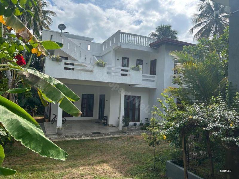 Exterior - House for rent in Galle