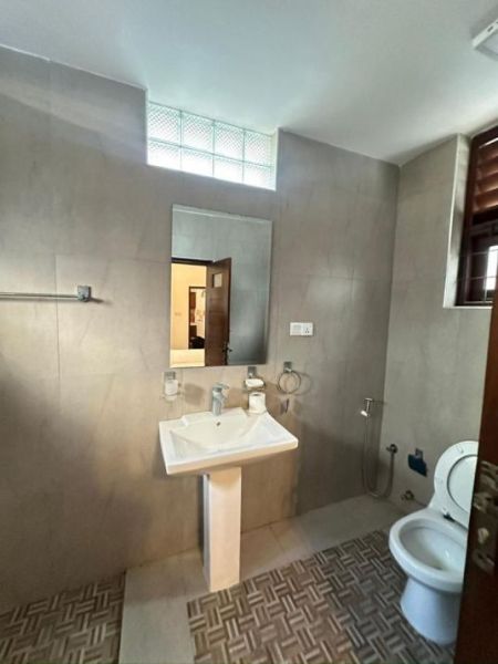 Bathroom - Dual Property Investment Opportunity – Bungalow + House in Mount Lavinia | Investment : LKR 125 Million (Negotiable)