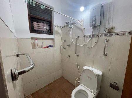 Bathroom - 3-Bedroom Two-Story House for Sale on Waidya Road, Dehiwala | SH15323