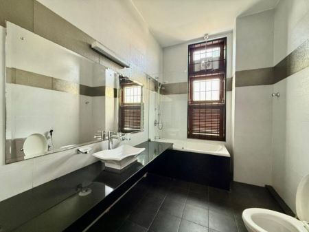 Bathroom - House for Rent in Colombo 07