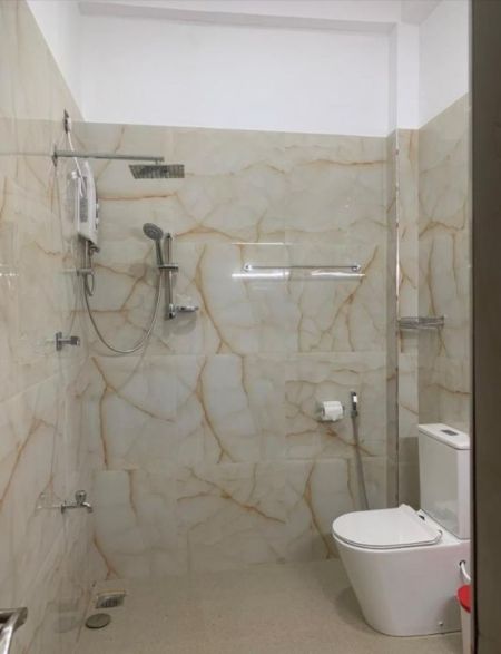 Bathroom - Tourist Board Approved 8 Luxury Bedroom Resort for Sale in Rathnapura district Udawalawa