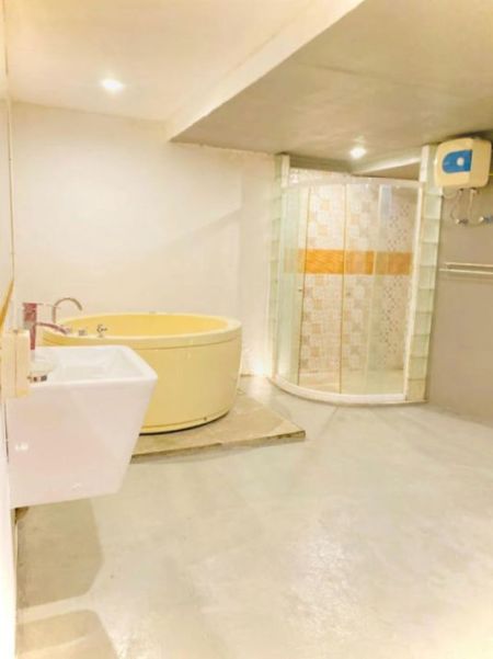 Bathroom - 05 Bedroom Furnished House for Sale in Wattala (A5913)
