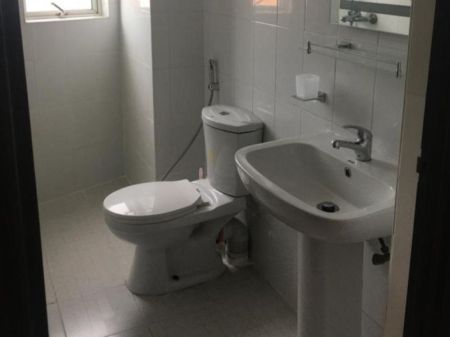 Bathroom - Apartment for Sale - Casa Isipathana - Colombo 05 | LKR 55,000,000
