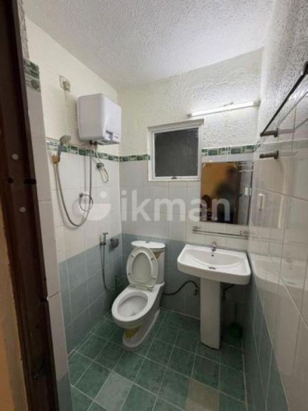 Bathroom - Apartment For Rent In Wellawatta  (file No - 4952a) 