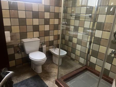 Bathroom - Nawala house - three minutes to Gateway College