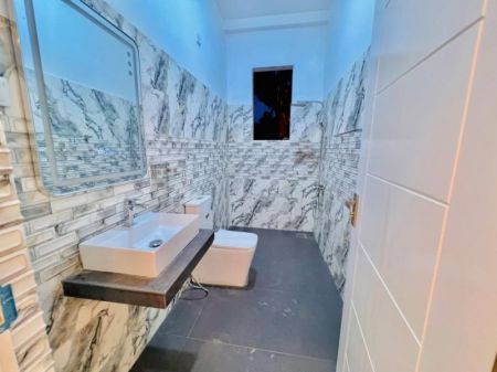 Bathroom - Box Modern Latest Designs Upstairs Luxury House For Sale In Negombo (Daluwakotuwa)