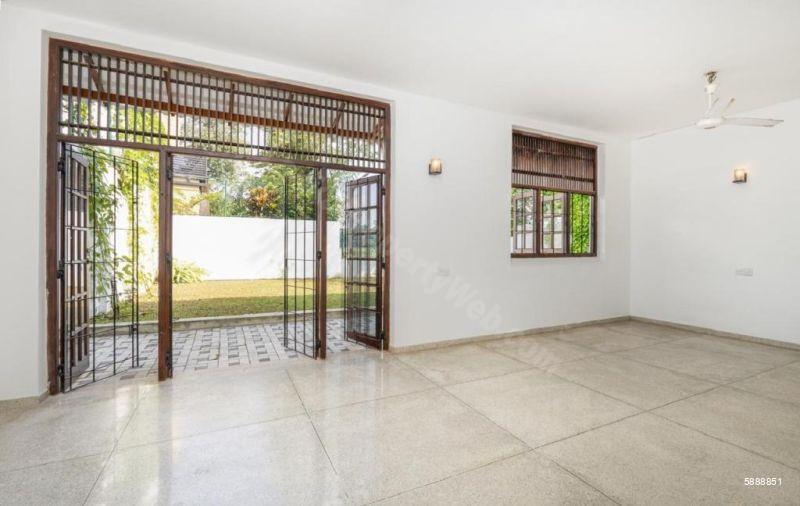House for sale in Nugegoda