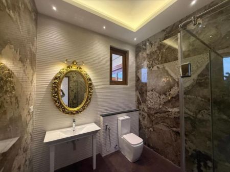 Bathroom - Super Luxury Residence for Sale on Battaramulla – Jayanthipura Main Road 