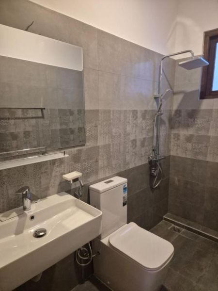 Bathroom - 3 Bedroom House for Sale - Athurugiriya | LKR 35,000,000 (EM422)