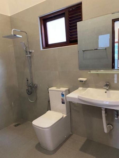 Bathroom - 3 Bedroom House for Sale - Athurugiriya | LKR 35,000,000 (EM422)