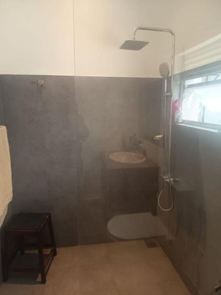 Bathroom - Colombo 15 - Mattakuliya 04 Bedroom Upstair House on 8.7 perches of Land For Immediate Sale