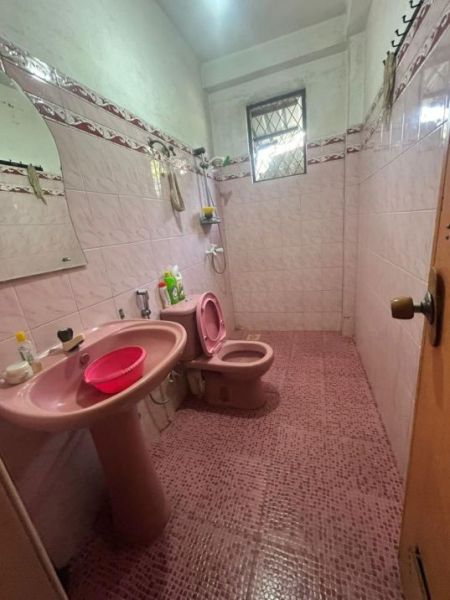 Bathroom - House for Sale near Delkanda Junction, Nugegoda (HSSH119)
