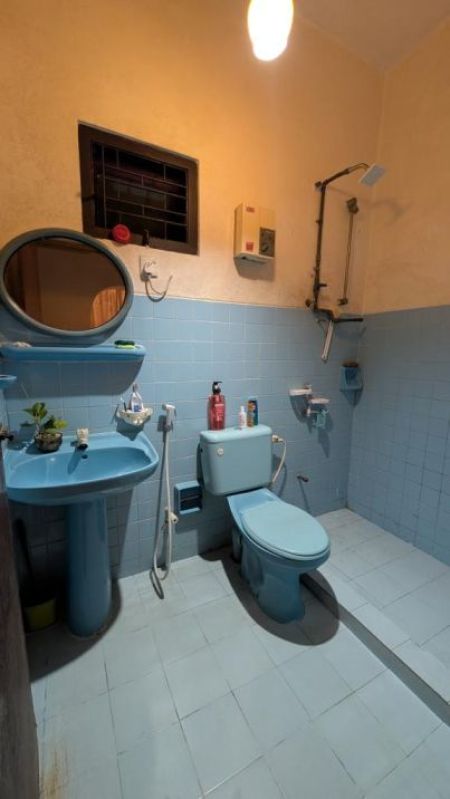 Bathroom - Beautiful House for sale in Dehiwala 