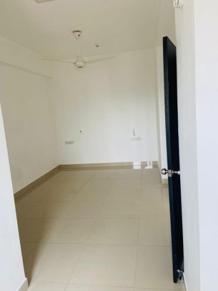 Bathroom - Treasure Trove - 02 Bedroom Unfurnished Apartment for Sale in Colombo 08 (A5852)-SOLD