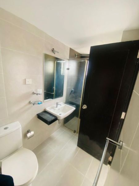 Bathroom - Treasure Trove - 02 Bedroom Unfurnished Apartment for Sale in Colombo 08 (A5852)-SOLD