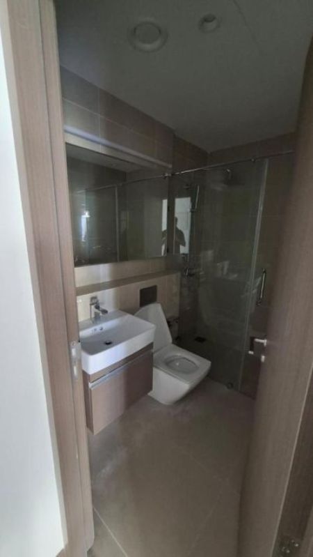 Bathroom - 2 Bedroom Apartment for Rent – Marina Square, Colombo 15