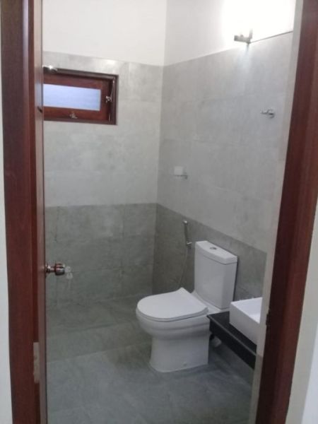 Bathroom - 5 Bedroom Luxury House For Sale in Piliyandala - EH208