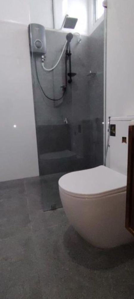 Bathroom - ￭ Nugegoda ￭ 02BR House For Rent ￭ (NK11188)