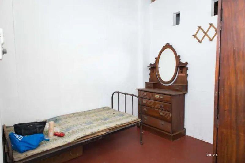 Bedroom - House for rent in Colombo 10