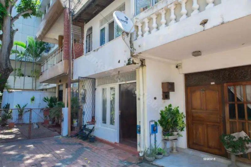 Exterior - House for rent in Colombo 10