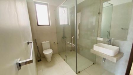 Bathroom - Elegant 4 Bedroom Villa for Sale – Sea Esta, Mount Lavinia | LKR 70,000,000 (Negotiable) (EM125JS)