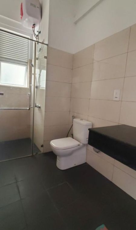 Bathroom - 3 Bed 2 Bathrooms 1475 Sq.Ft. Zion - 53 Mn.