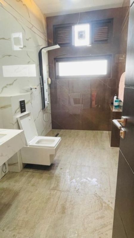 Bathroom - Modern 5-Bedroom Mountain View Residence with Scenic Garden in Digana | SH15335