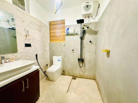Bathroom - Luxury 10.5 Perches 2-Storey House for Sale – Kotte 🌿