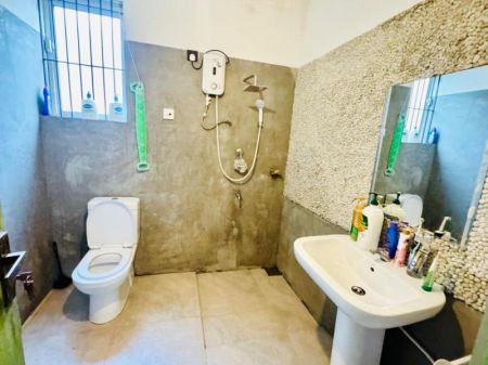 Bathroom - Luxury 10.5 Perches 2-Storey House for Sale – Kotte 🌿