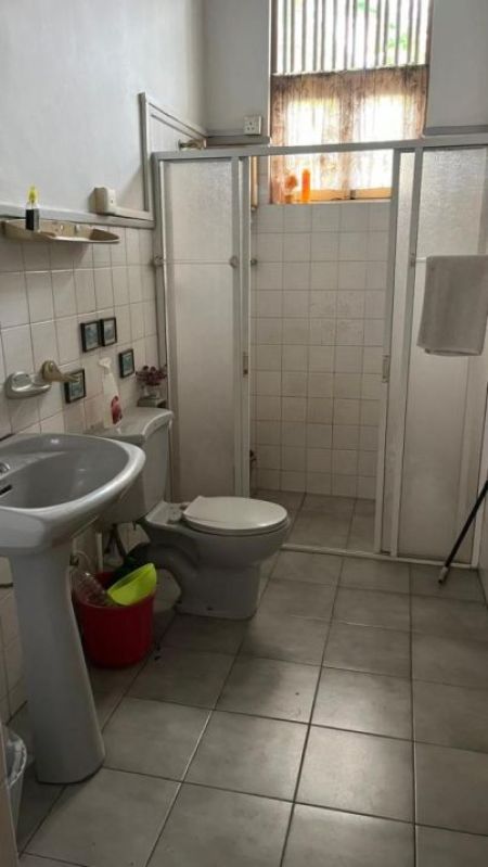 Bathroom - Nawala - off 1st Lane 04 Bed Room House on 14.1 Perches of Land for Sale