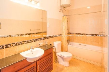 Bathroom - Apartment for Sale - Hedges Court - Colombo 10 | LKR 70,000,000