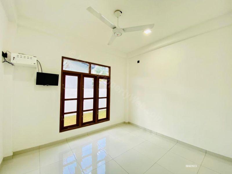 House for sale in Athurugiriya