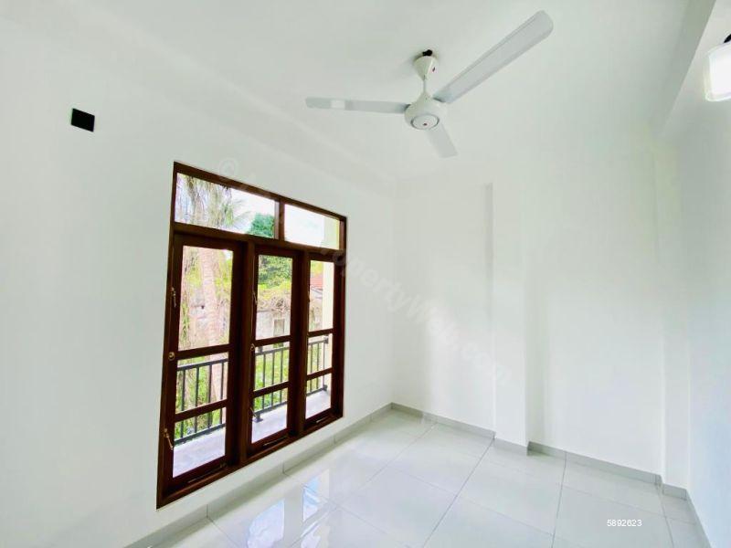 House for sale in Athurugiriya