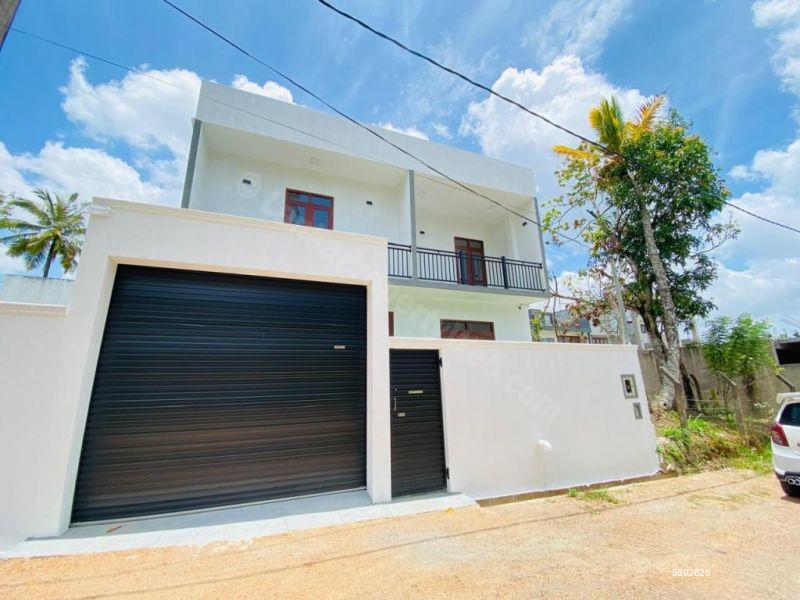 Exterior - House for sale in Athurugiriya