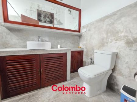 Bathroom - Chelsea Gardens 4176 sqft 5 Bedroom House on 7.45 perch Land for SALE – bordering Colombo 7 Colpetty / Kollupitiya 
