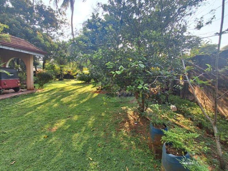 Land with house for sale in Kalutara