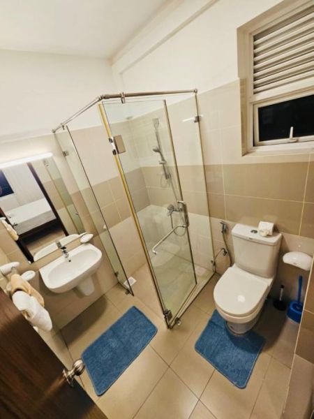 Bathroom - 02 Bedroom, 927 SQFT, Furnished and sea view apartment for sale in Uswetakeiyawa (ASS140)