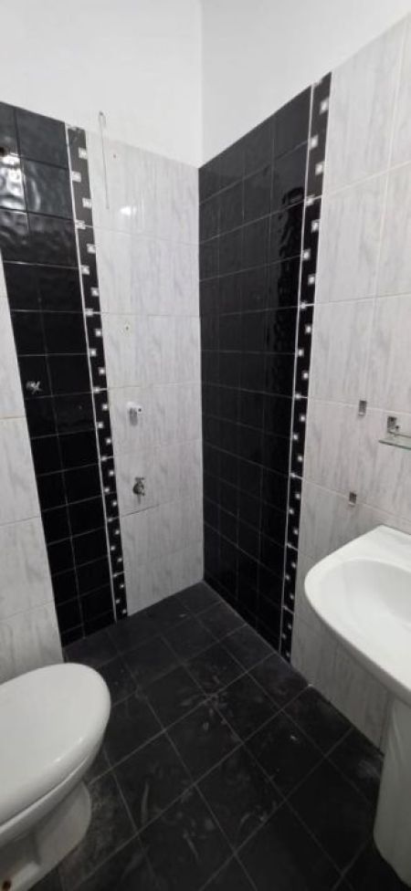 Bathroom - 🏠Unfurnished commercial & Residence house for rent in Bauddhaloka Mawatha Colombo 7