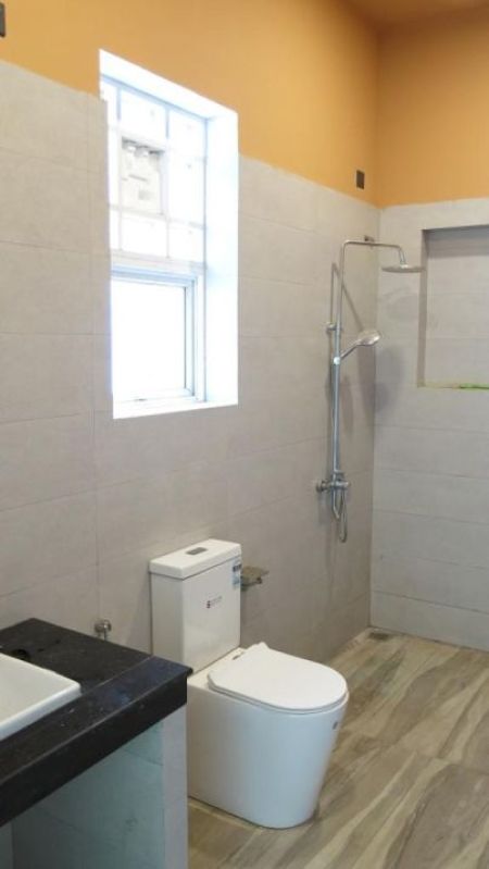 Bathroom - Negombo Katana Kandawala unfurnished 3 bed room house close to bus road for long term rent as office / residence