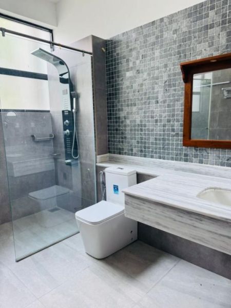 Bathroom - Battaramulla | Luxury House For Sale | 6 BR | 160 M